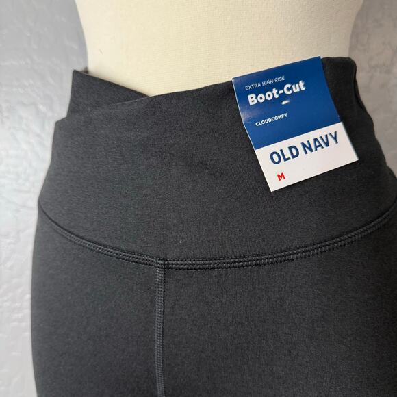 Old Navy Extra High-Waisted CloudComfy Boot-Cut Leggings, Medium - Picture 2 of 5